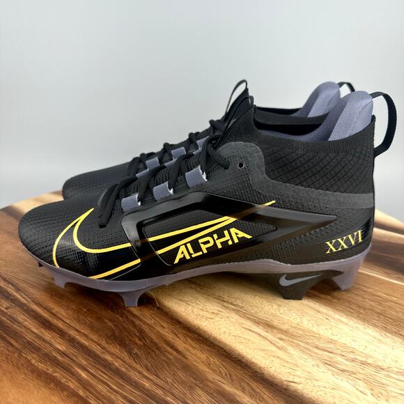 Nike Alpha Menace Elite 4 SB Barkley Men\'s Size 10.5 Football Cleats HF4313-001